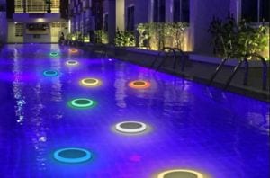 Coloca calefacción e iluminación inteligente de piscinas